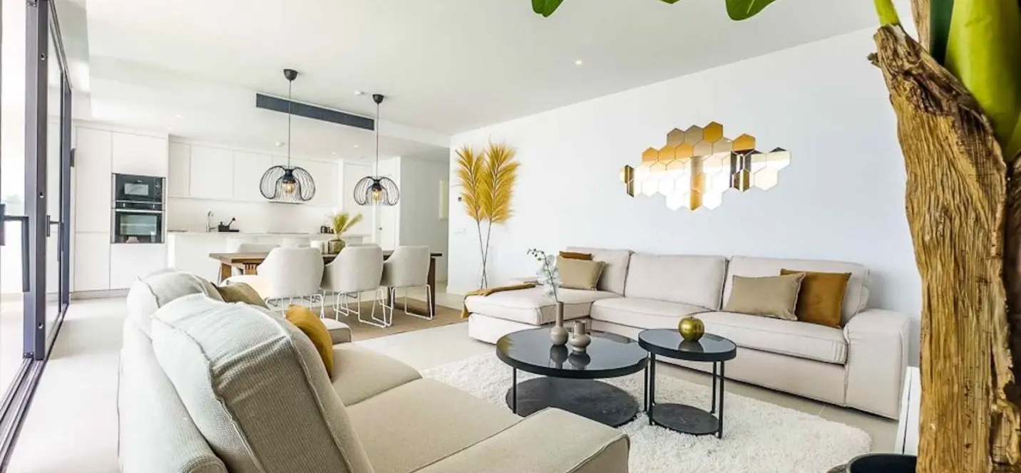 Sale of middle floor apartment in Fuengirola 0