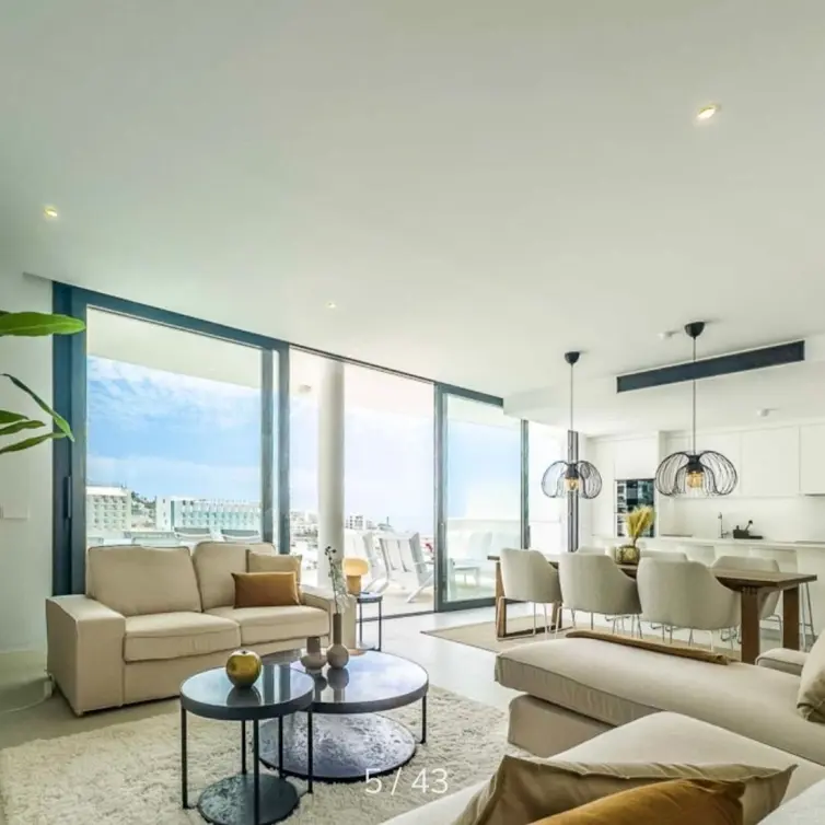 Sale of middle floor apartment in Fuengirola