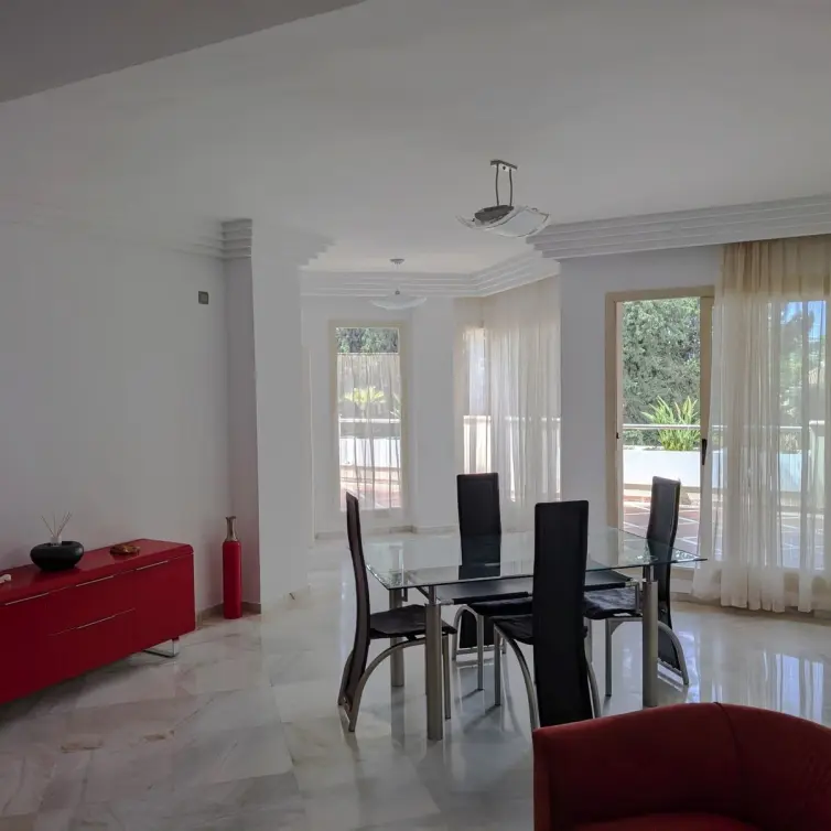 Sale of middle floor apartment in Aloha