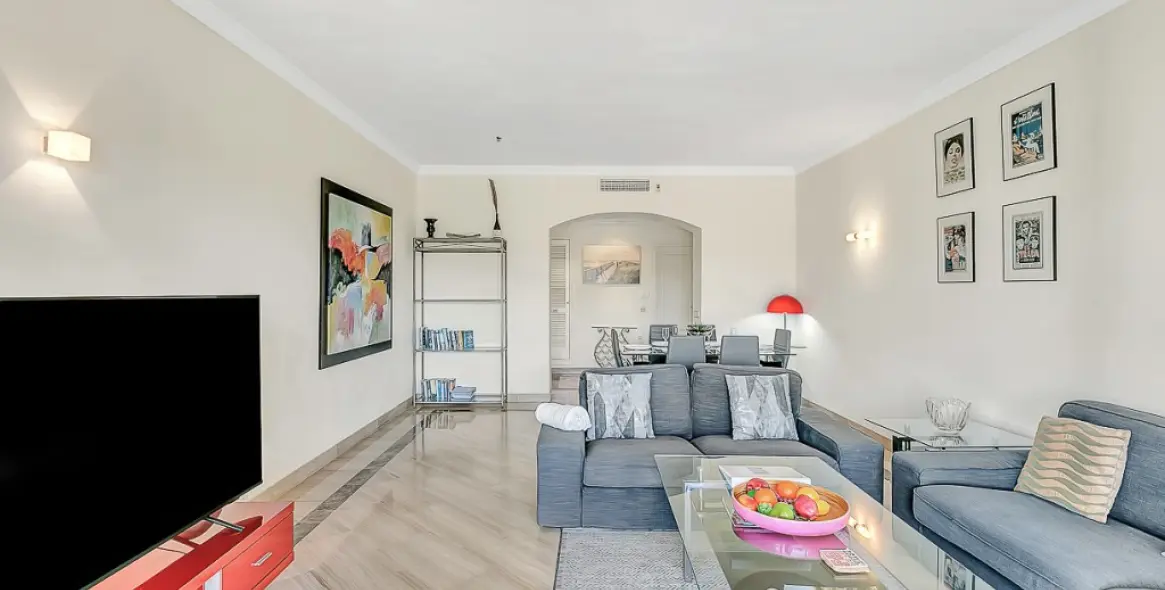 Venta de apartamento en planta media en Marbella 4