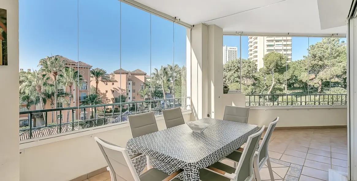Venta de apartamento en planta media en Marbella 8