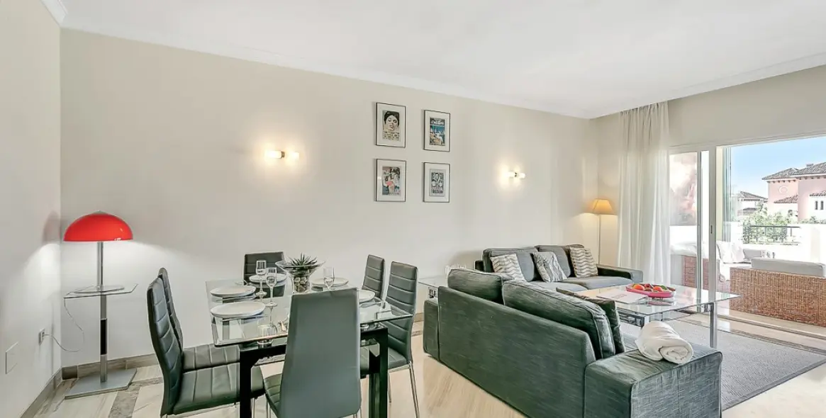 Venta de apartamento en planta media en Marbella 12