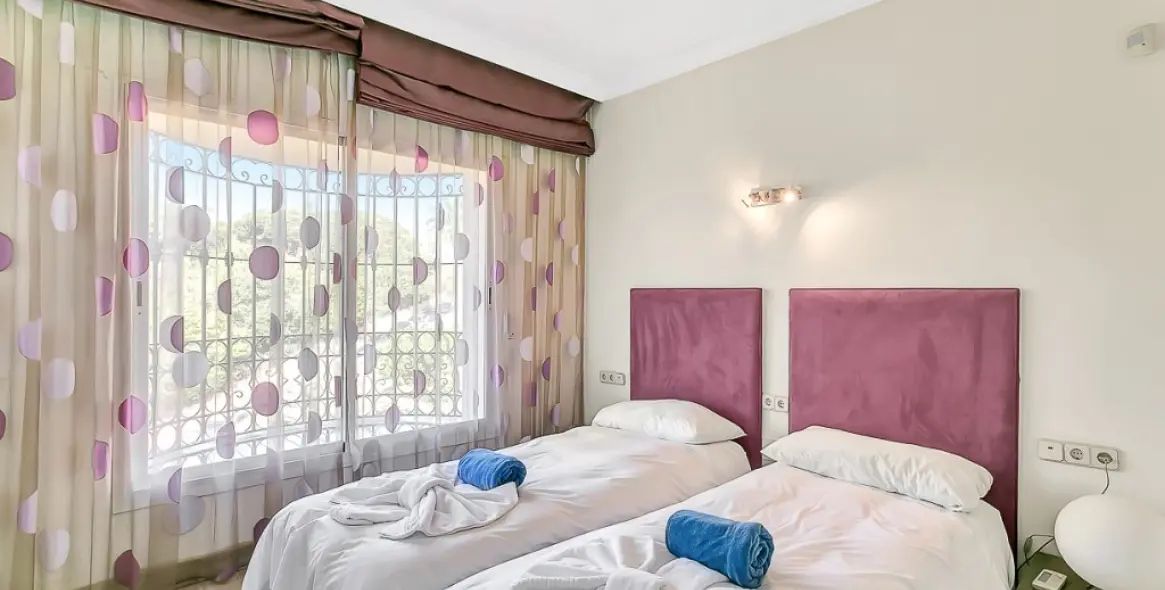 Venta de apartamento en planta media en Marbella 23