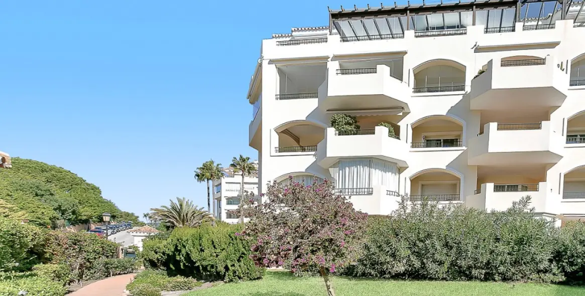 Venta de apartamento en planta media en Marbella 30