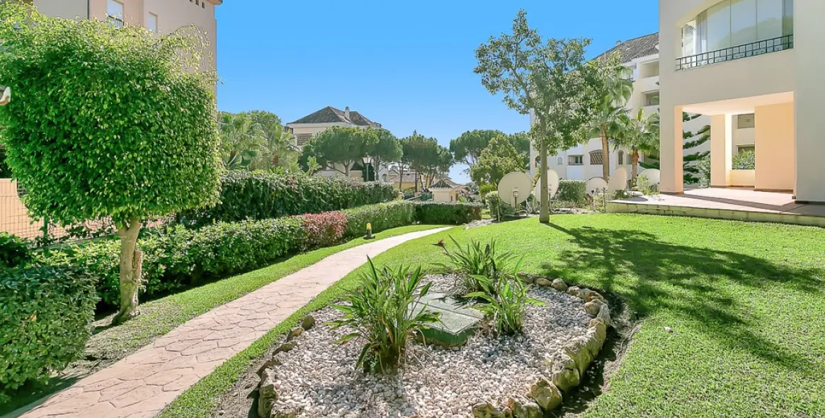 Venta de apartamento en planta media en Marbella 31