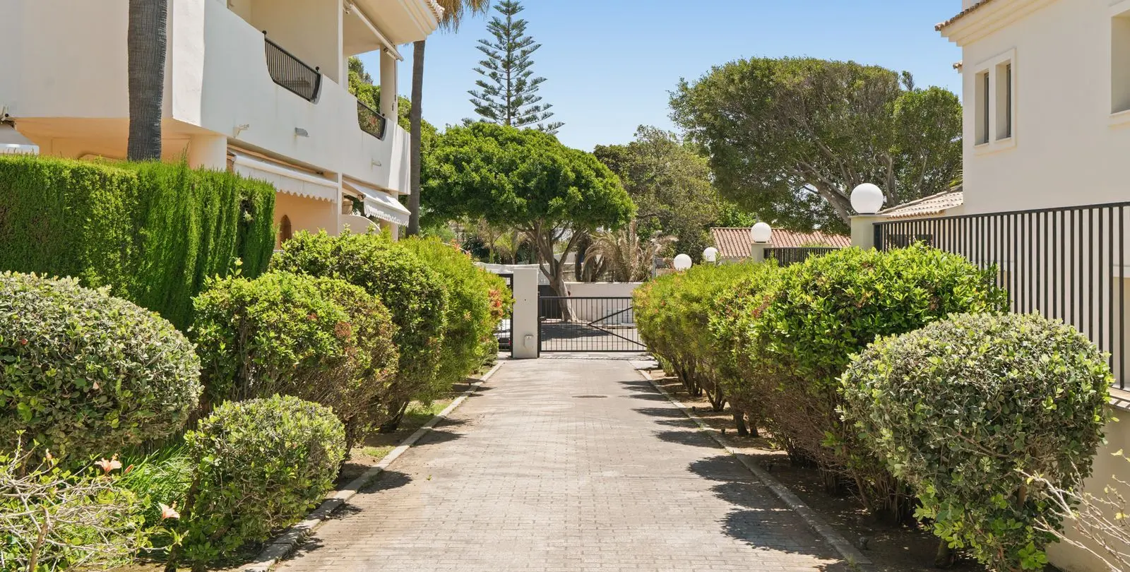 Sale of townhouse in Costabella 38