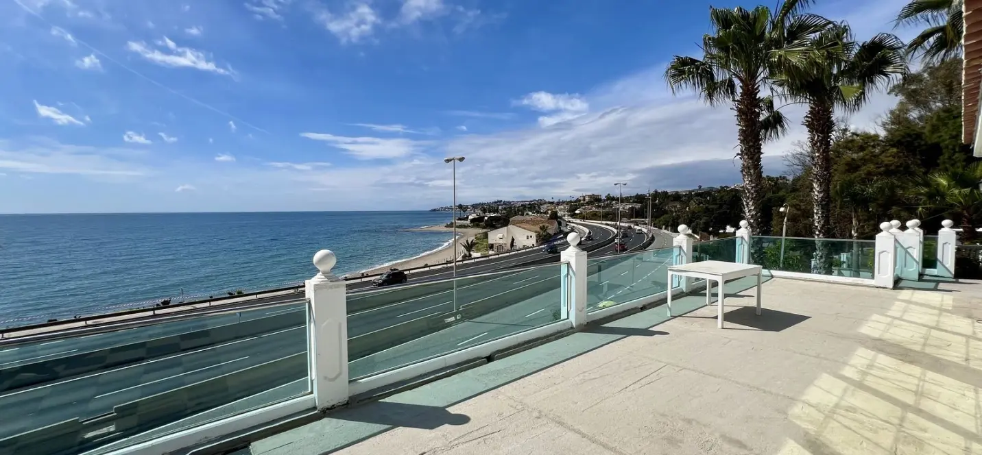 Sale of detached villa in El Chaparral 1