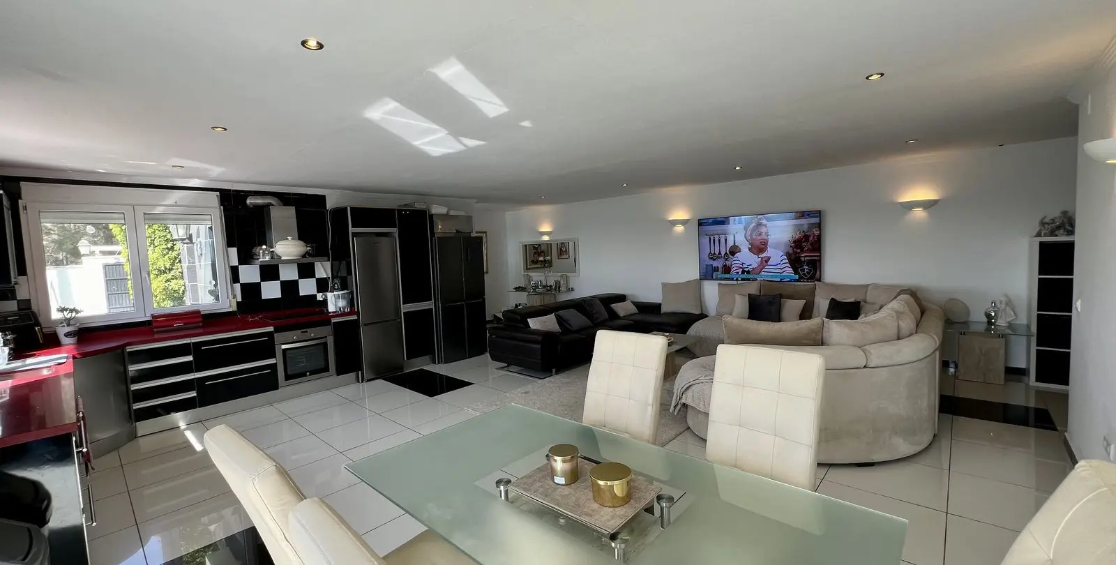 Sale of detached villa in El Chaparral 20
