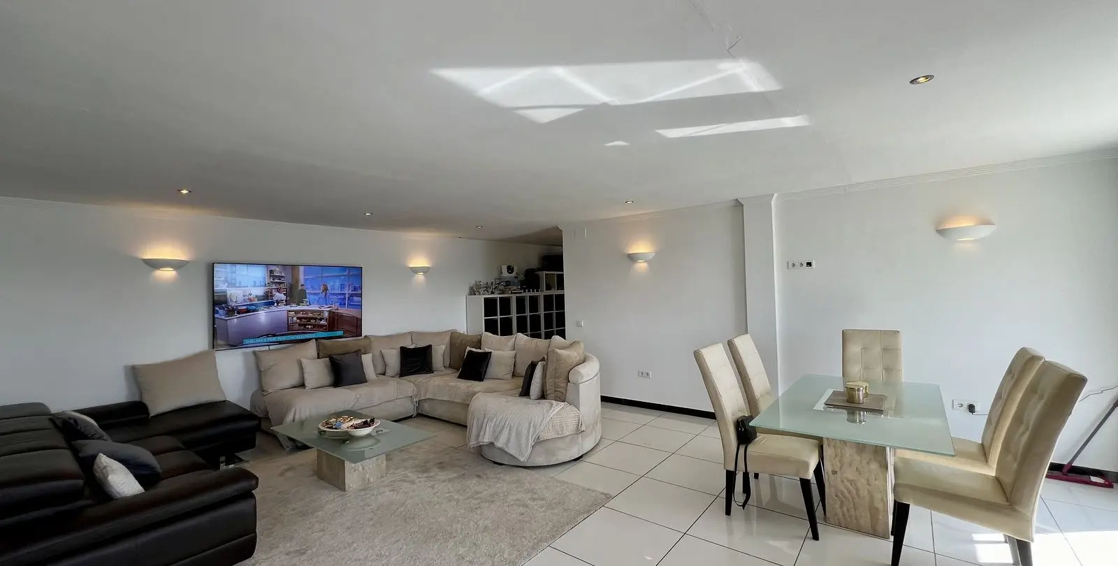 Sale of detached villa in El Chaparral 22