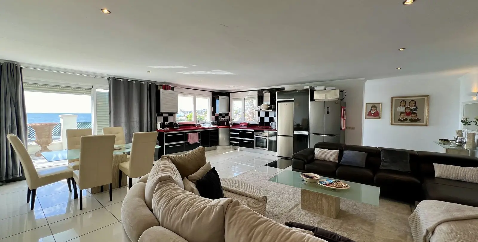 Sale of detached villa in El Chaparral 24