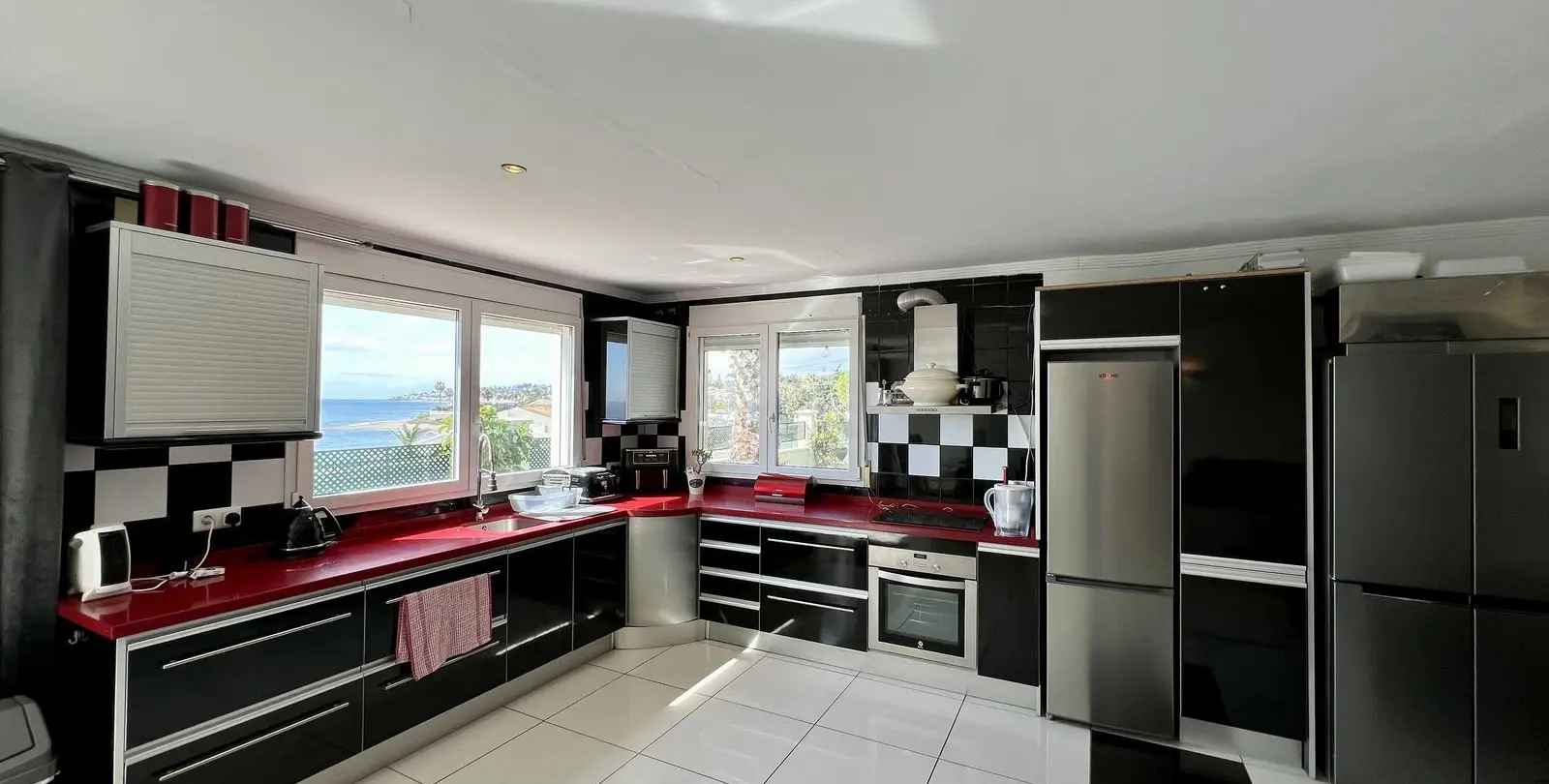 Sale of detached villa in El Chaparral 25