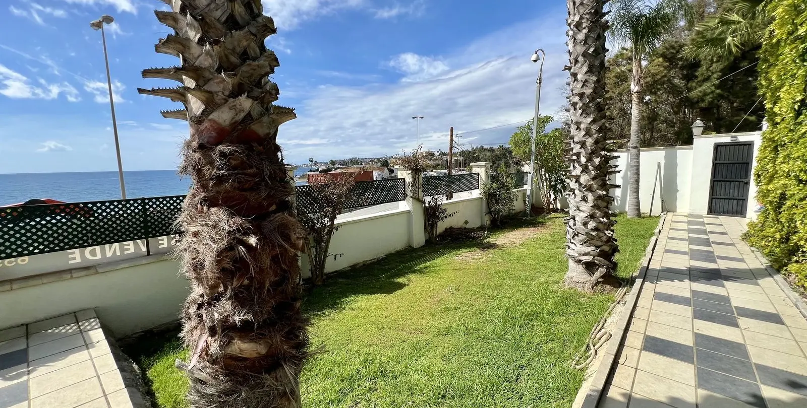 Sale of detached villa in El Chaparral 31