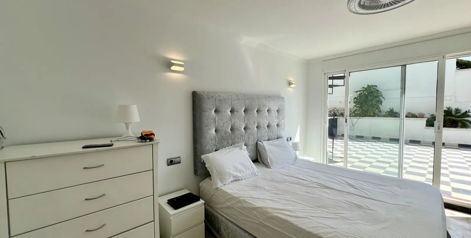 Sale of detached villa in El Chaparral 39