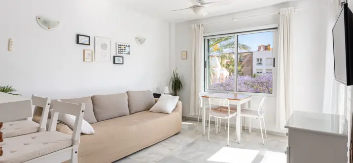 Venta de apartamento en planta media en Benalmadena Costa 1