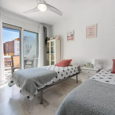 Venta de apartamento en planta media en Benalmadena Costa