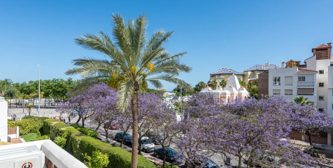 Sale of middle floor apartment in Benalmadena Costa 5