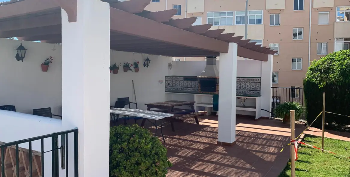 Sale of middle floor apartment in Benalmadena Costa 21