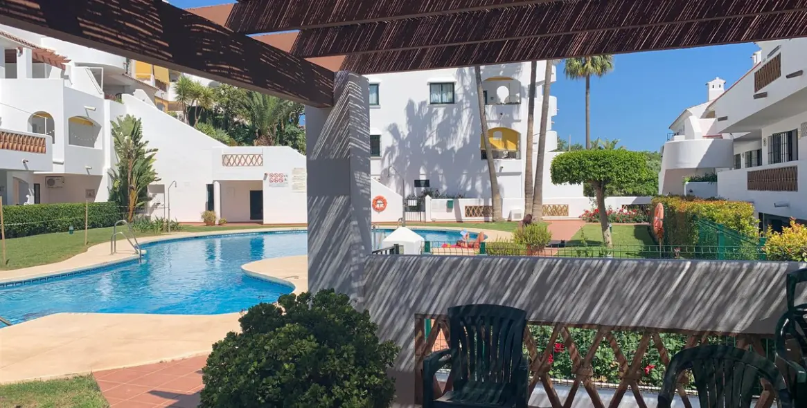 Sale of middle floor apartment in Benalmadena Costa 23