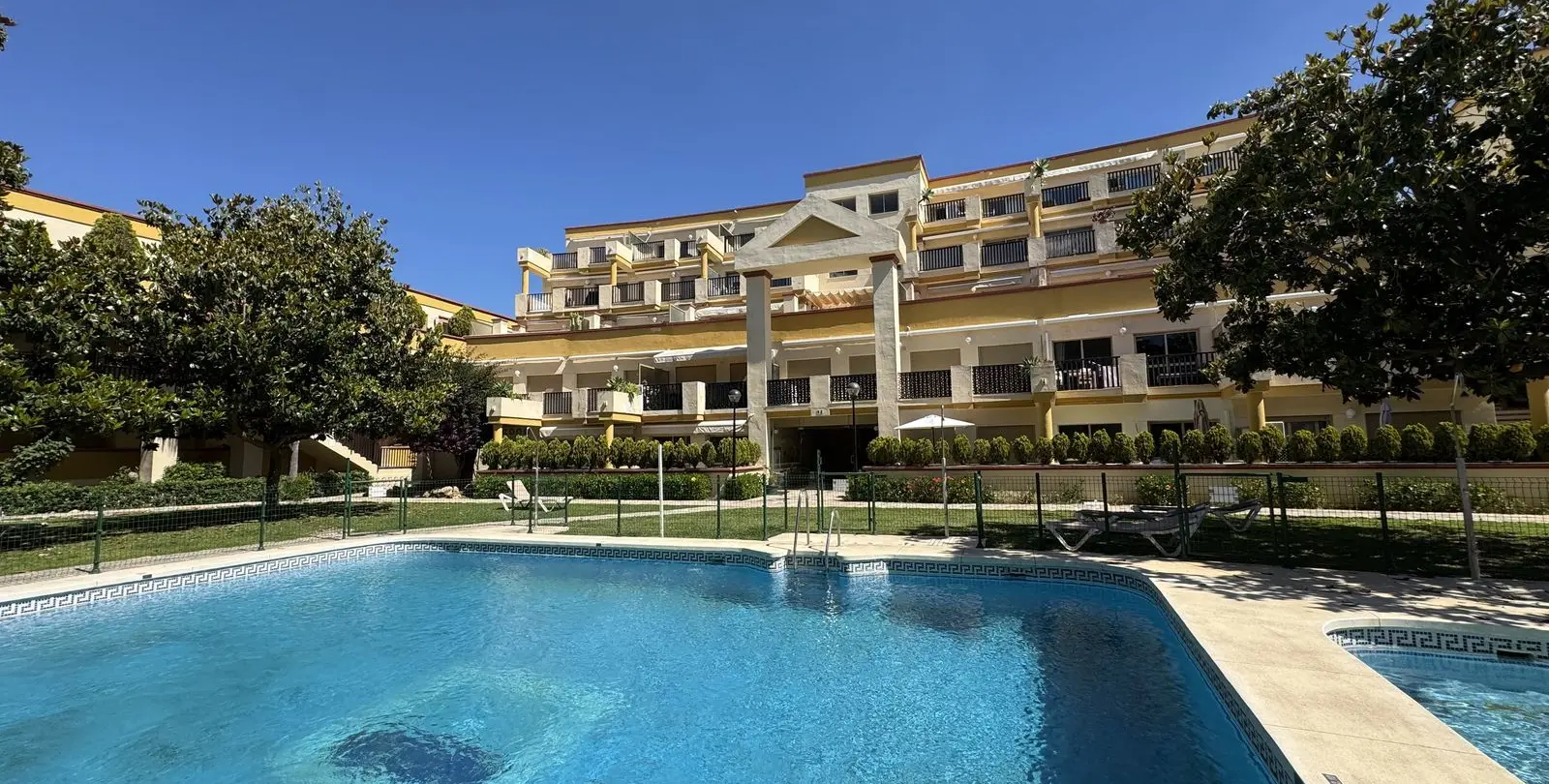 Sale of studio in Elviria 1