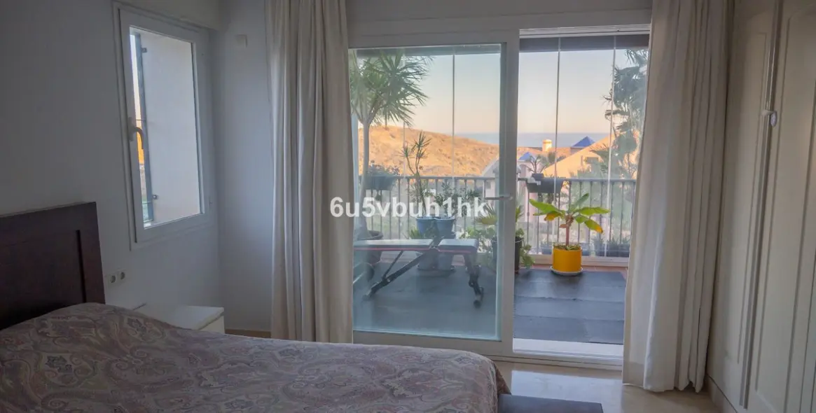 Sale of ground floor apartment in Mijas Costa 18
