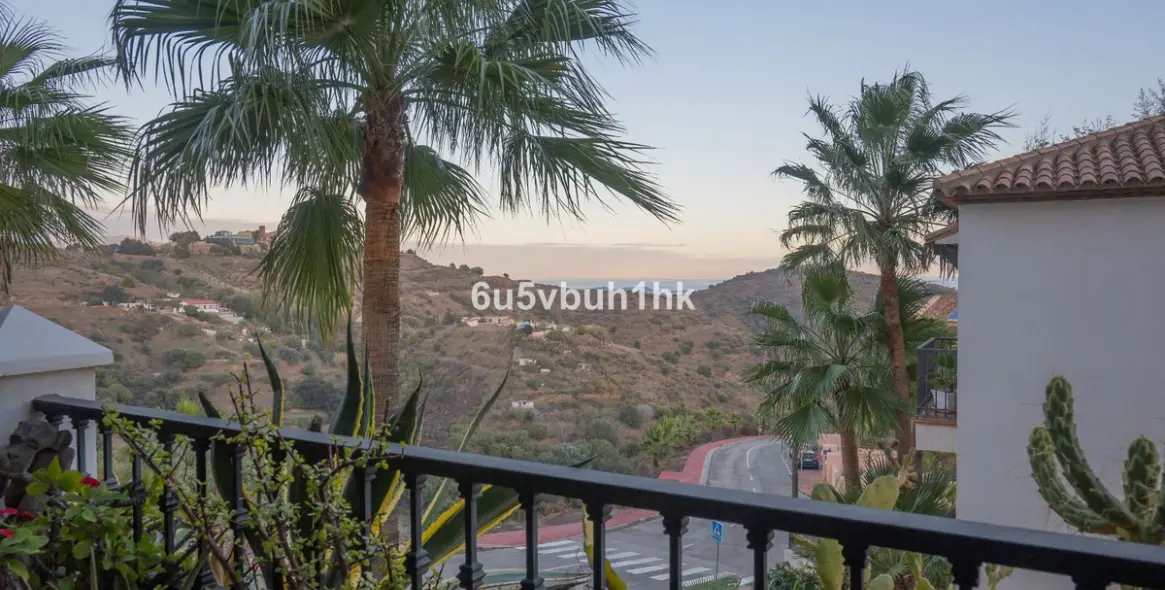 Sale of ground floor apartment in Mijas Costa 52