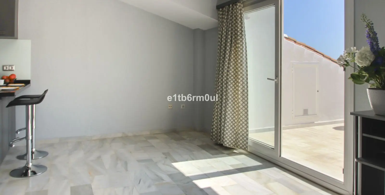 Sale of studio in The Golden Mile 12