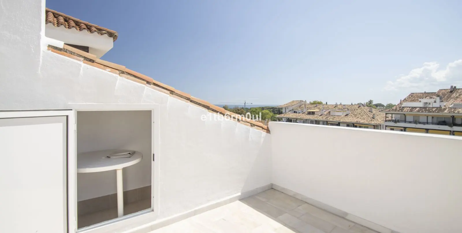 Sale of studio in The Golden Mile 17