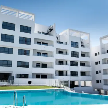 Venta de apartamento en planta media en Estepona