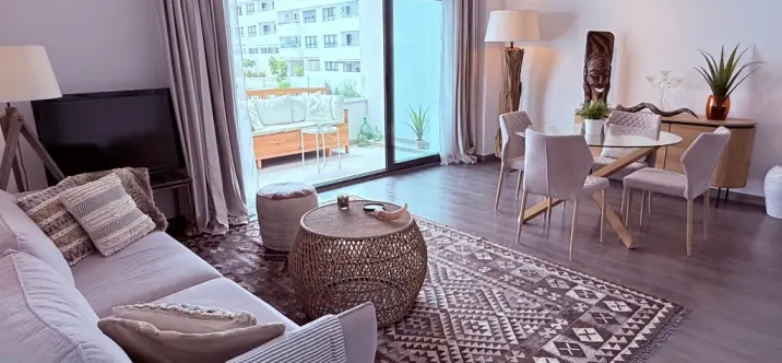 Venta de apartamento en planta media en Estepona 4