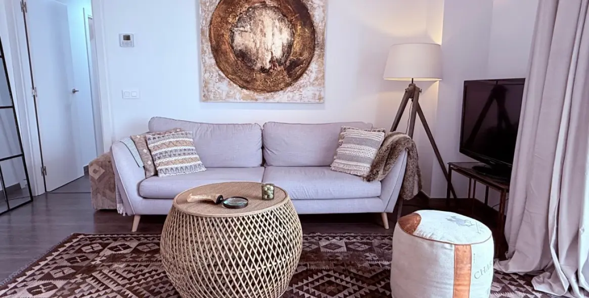 Venta de apartamento en planta media en Estepona 6