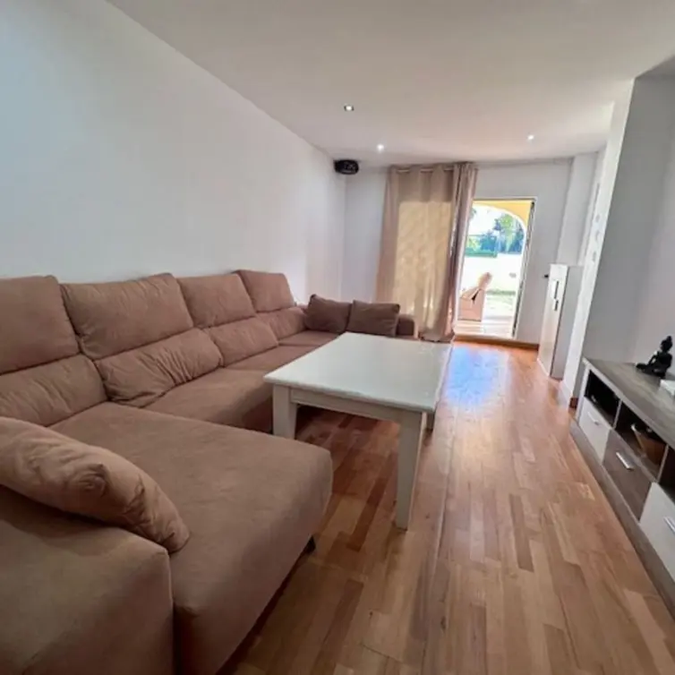 Продажа апартаментов на первом этаже в Estepona