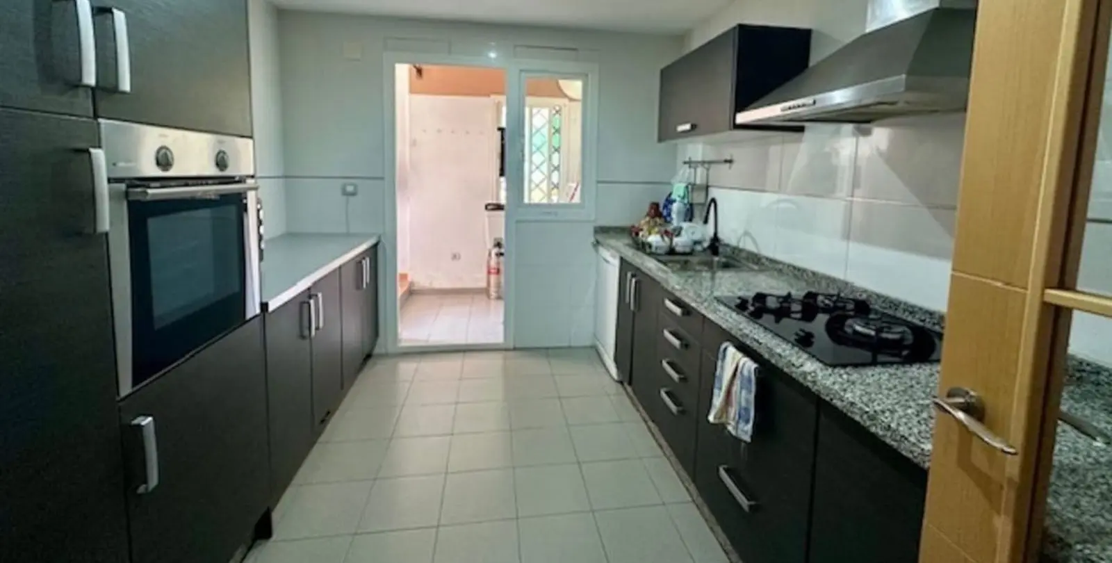Sale of ground floor apartment in Estepona 6