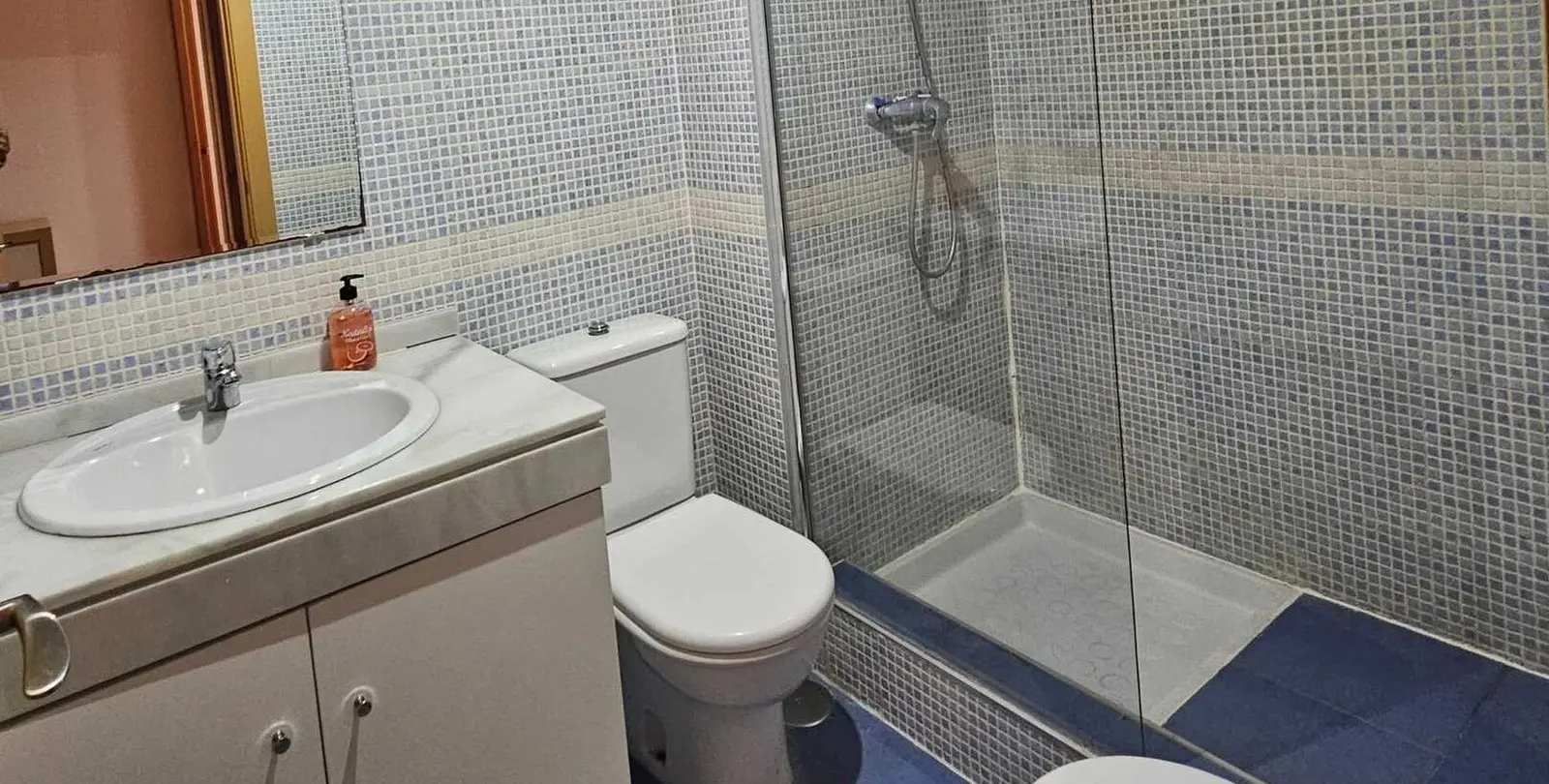 Sale of ground floor apartment in Estepona 10