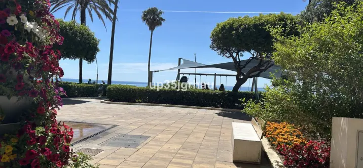 Venta de apartamento en planta media en Estepona 0