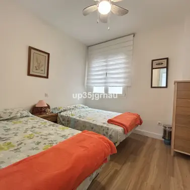 Venta de apartamento en planta media en Estepona
