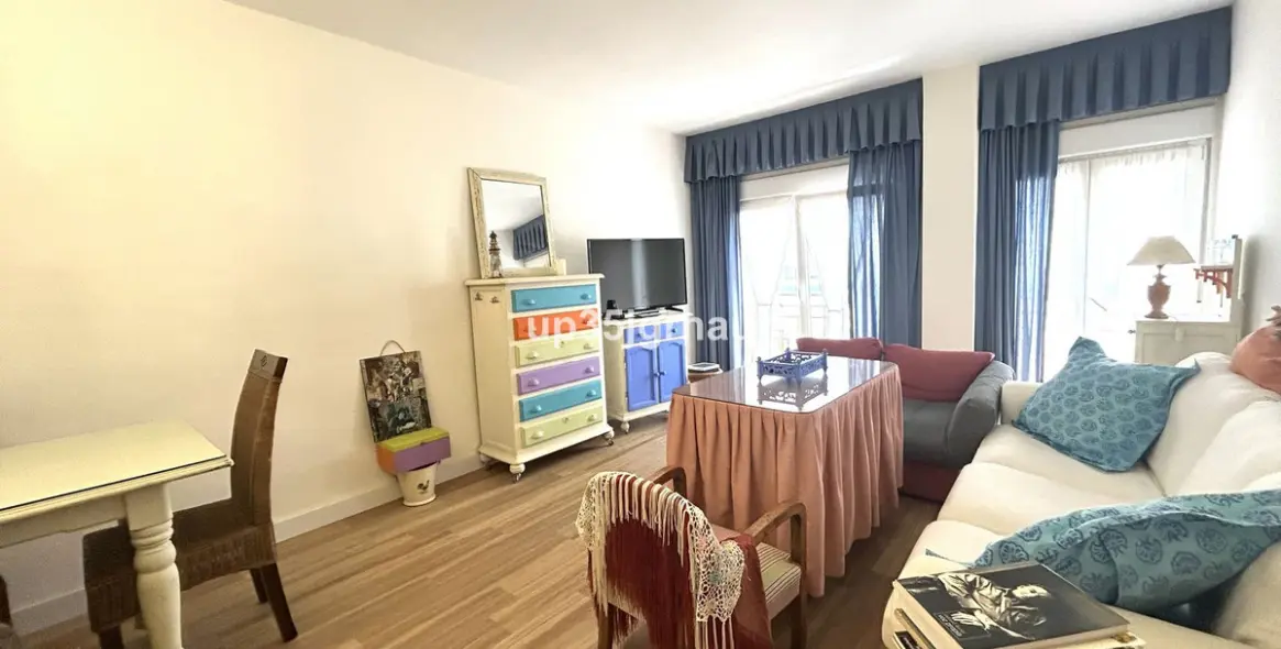 Venta de apartamento en planta media en Estepona 6