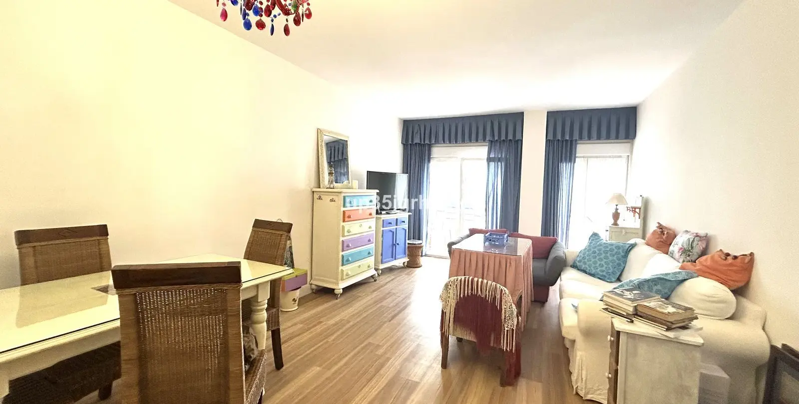 Продажа апартаментов на среднем этаже в Estepona 2