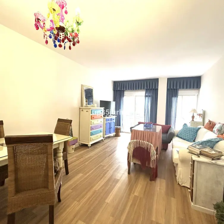 Sale of middle floor apartment in Estepona