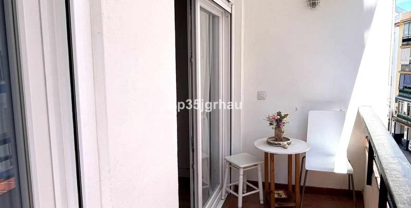 Продажа апартаментов на среднем этаже в Estepona 5