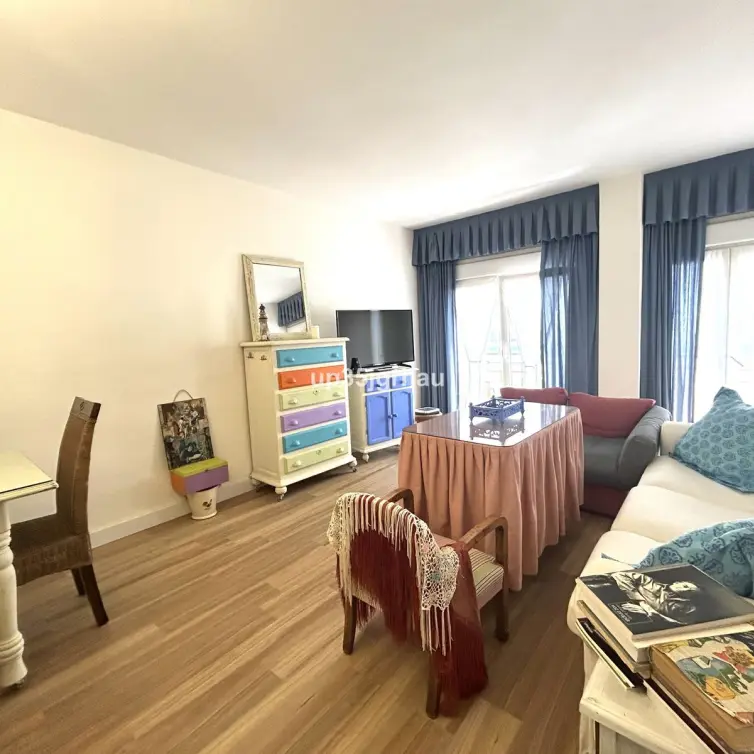 Sale of middle floor apartment in Estepona