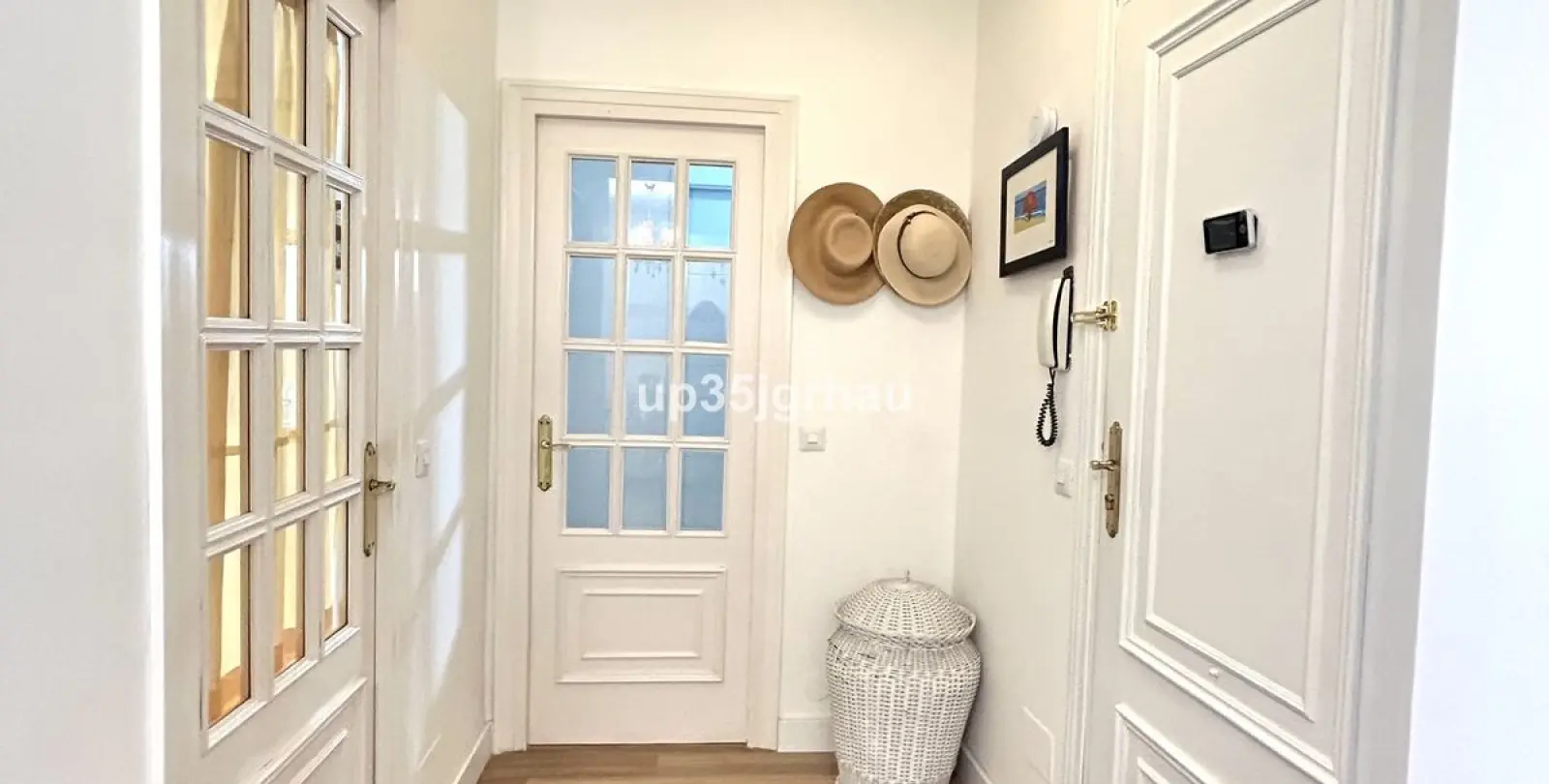 Продажа апартаментов на среднем этаже в Estepona 7
