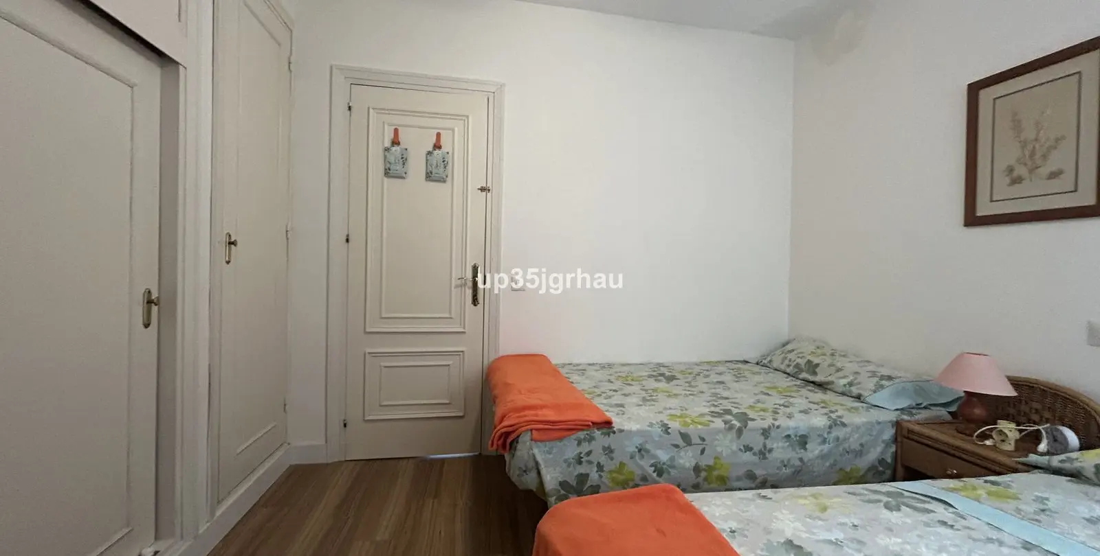 Продажа апартаментов на среднем этаже в Estepona 10