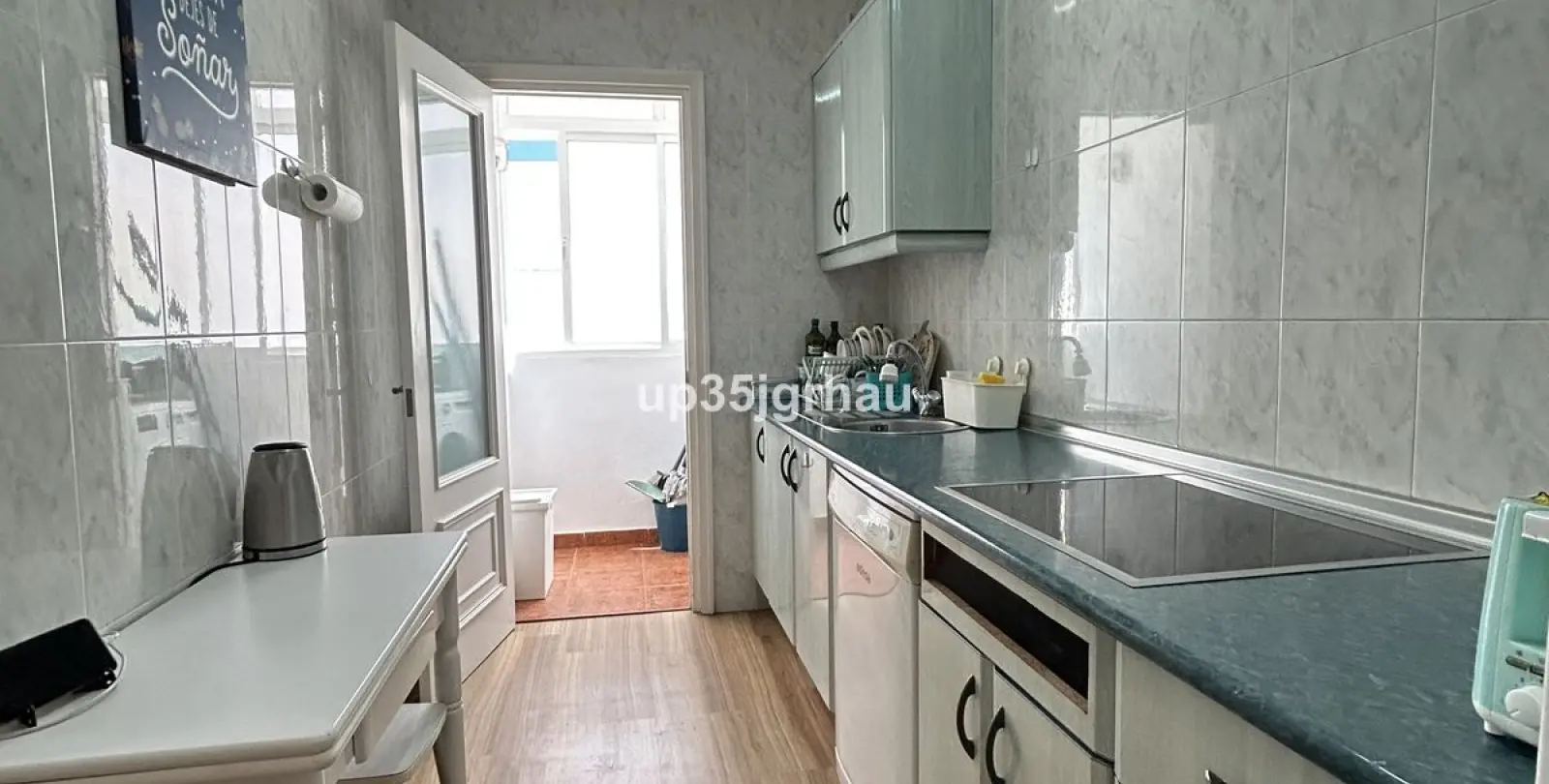 Продажа апартаментов на среднем этаже в Estepona 11