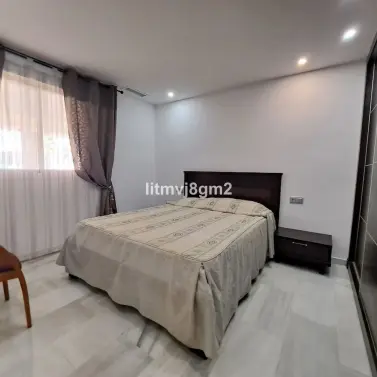Sale of middle floor apartment in Fuengirola