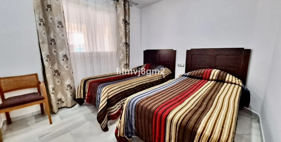 Sale of middle floor apartment in Fuengirola 9