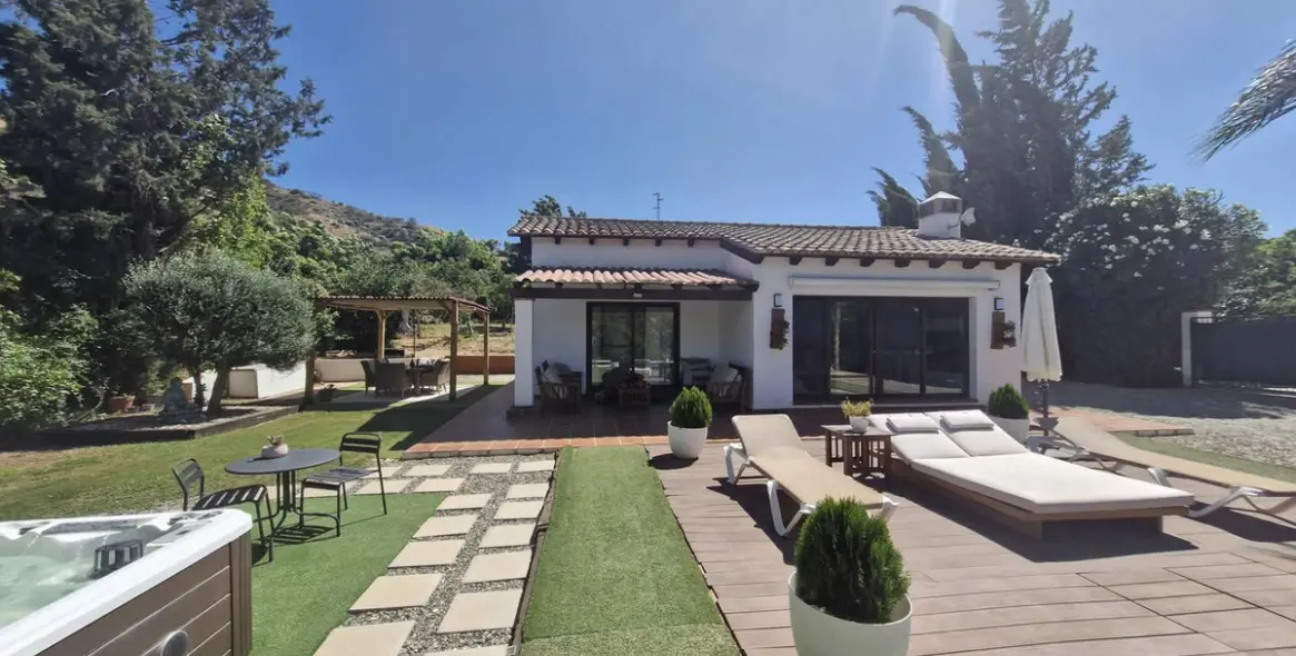 Sale of finca - cortijo in Coín 19
