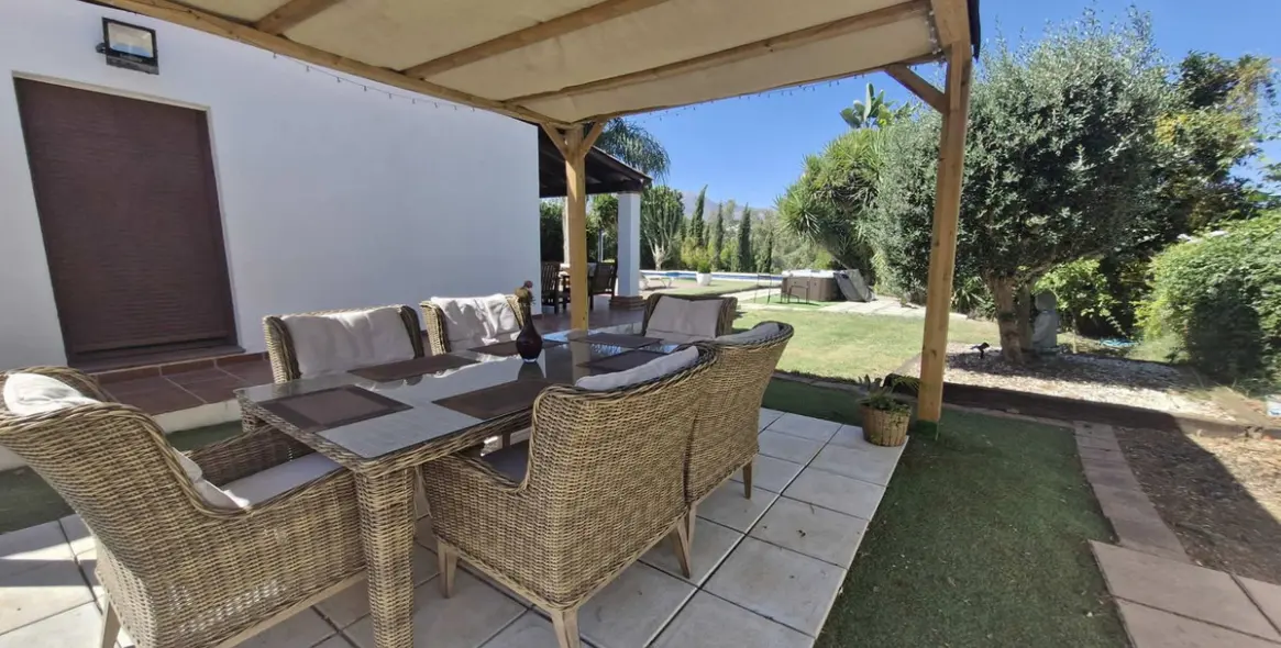 Sale of finca - cortijo in Coín 25