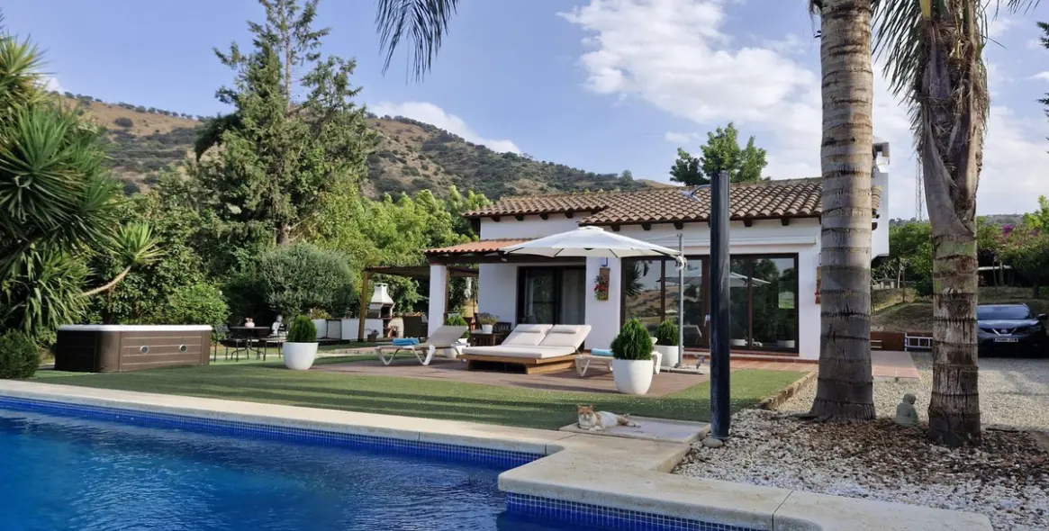 Sale of finca - cortijo in Coín 43