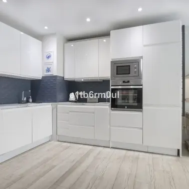 Sale of middle floor apartment in The Golden Mile