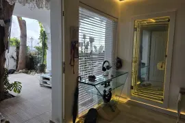 Image 4 thumb
